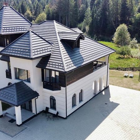 Pensiunea La Brazi Mînăstirea Humorului Exterior foto