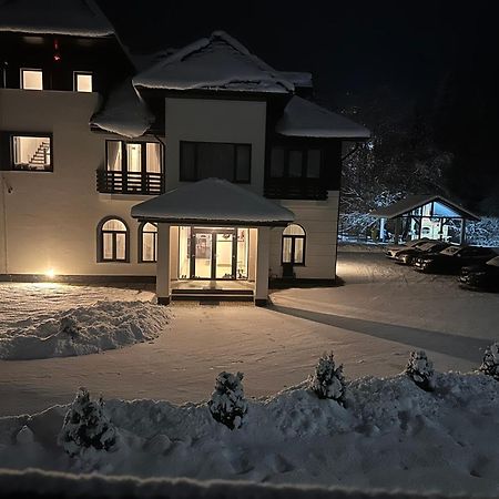 Pensiunea La Brazi Mînăstirea Humorului Exterior foto
